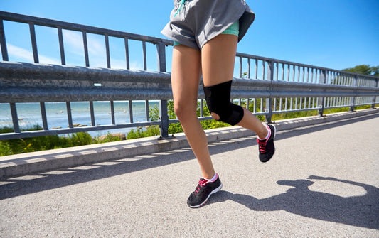 Importancia de usar ortesis de rodilla al practicar deportes después de los 40